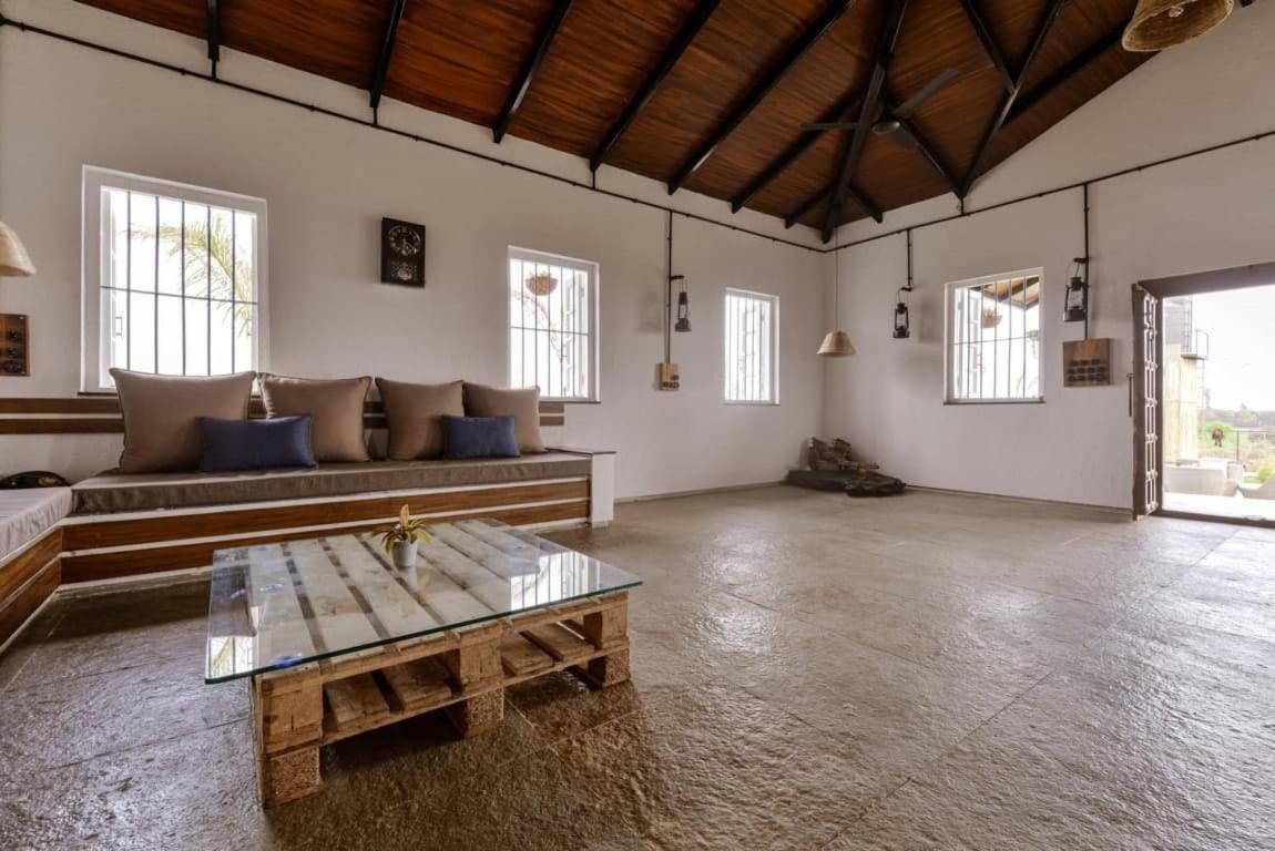 The Earth Farm Villa Nashik Luaran gambar