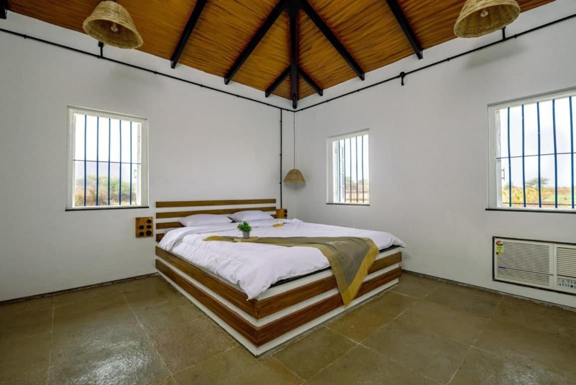 The Earth Farm Villa Nashik Luaran gambar