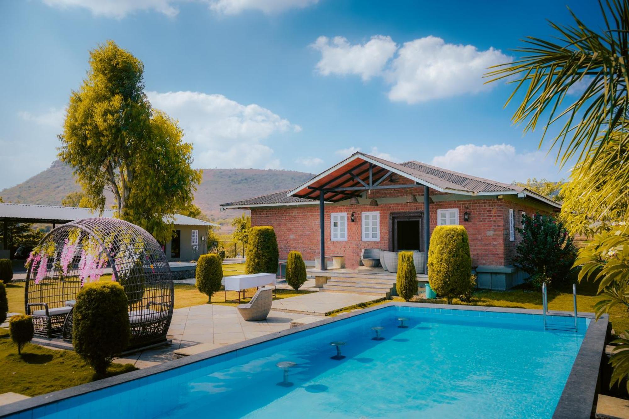 The Earth Farm Villa Nashik Luaran gambar
