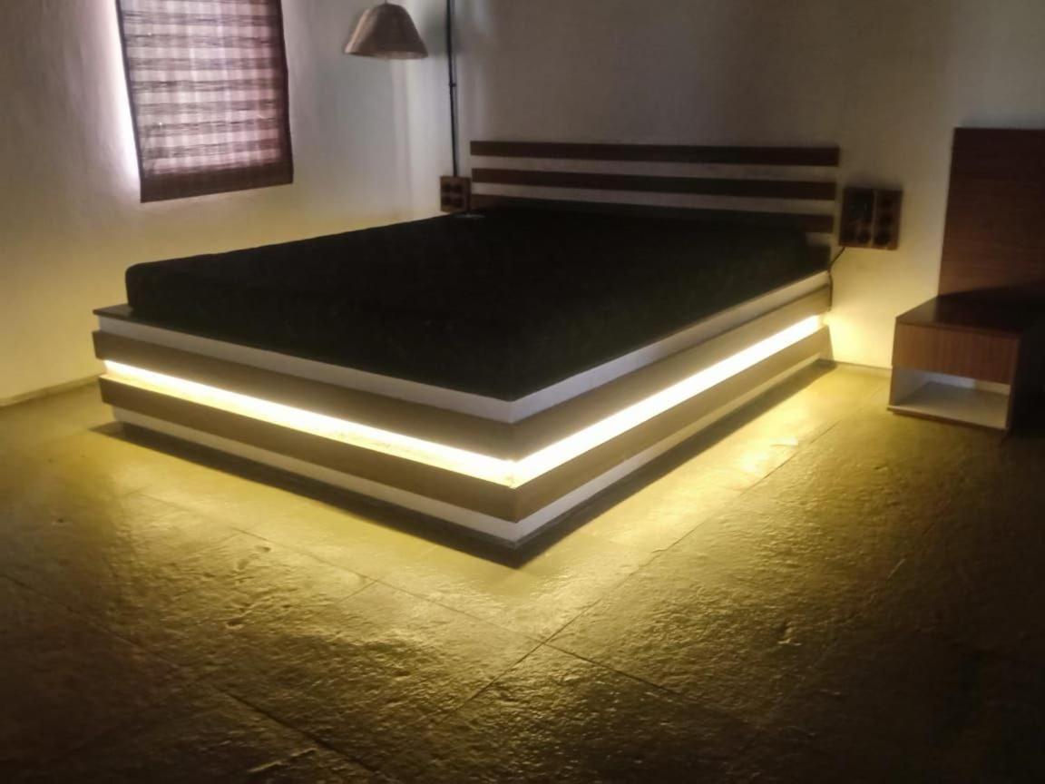 The Earth Farm Villa Nashik Luaran gambar